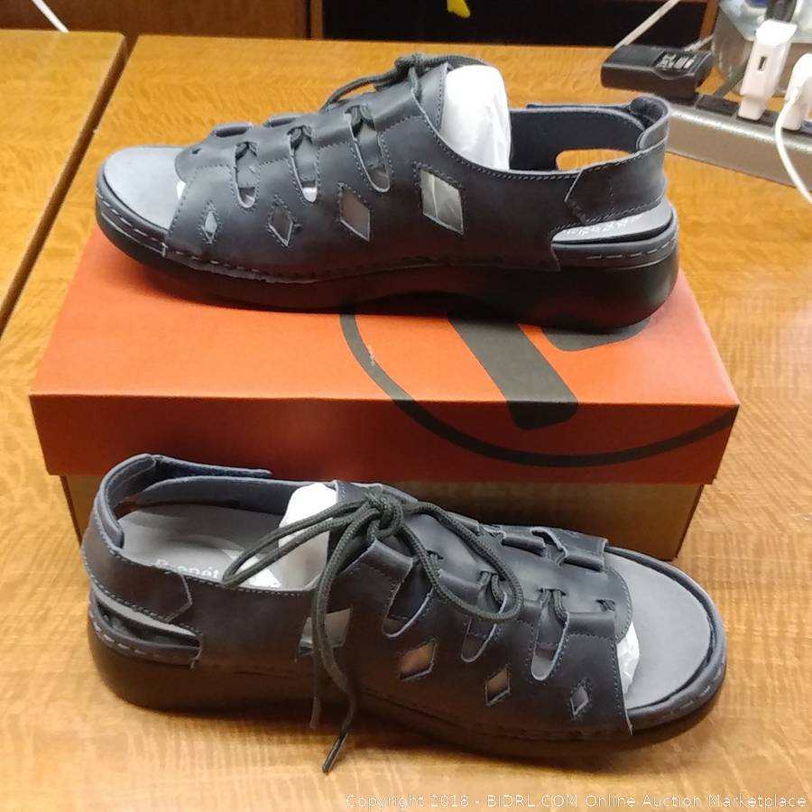 propet ghillie walker