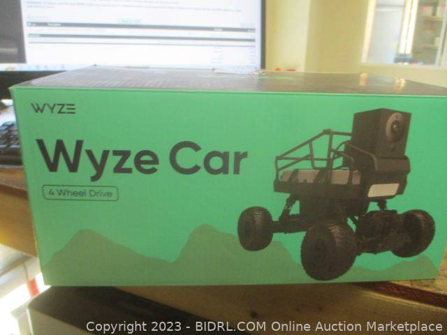 Wyze Car with Wyze Power Bank (No Wyze Camera Included)