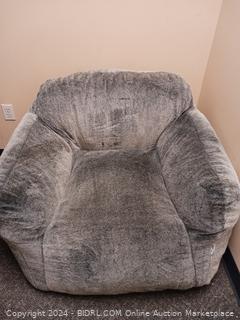 Dfs snug chair discount grizzly