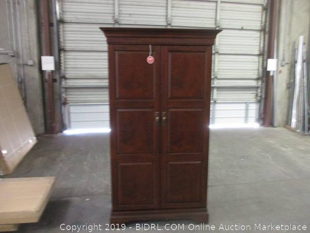 Bidrl Com Online Auction Marketplace Auction Oversize Furniture