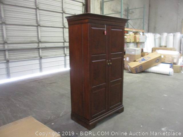 Bidrl Com Online Auction Marketplace Auction Oversize Furniture