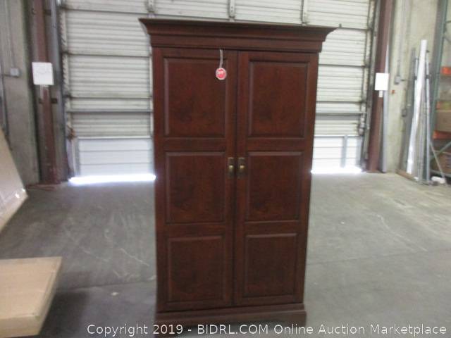 Bidrl Com Online Auction Marketplace Auction Oversize Furniture