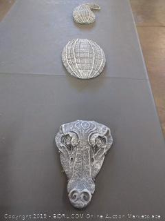 Bits and Pieces - Alligator Garden Stones, 3 pc - Garden Décor for Lawn, Patio or Yard - Durable Polyresin Garden Stones