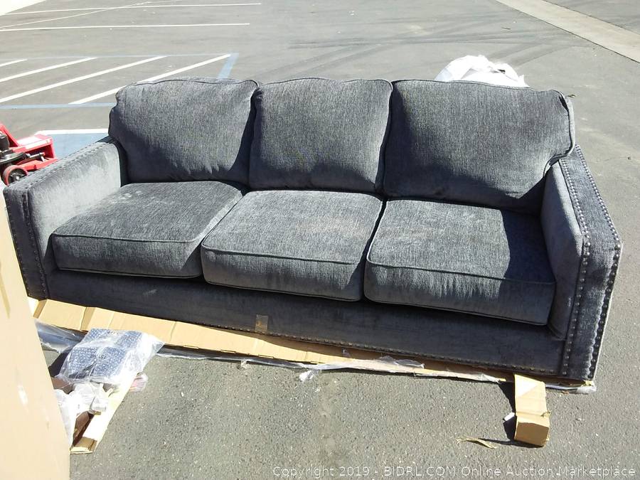 Bidrl Com Online Auction Marketplace Auction Couches Auction
