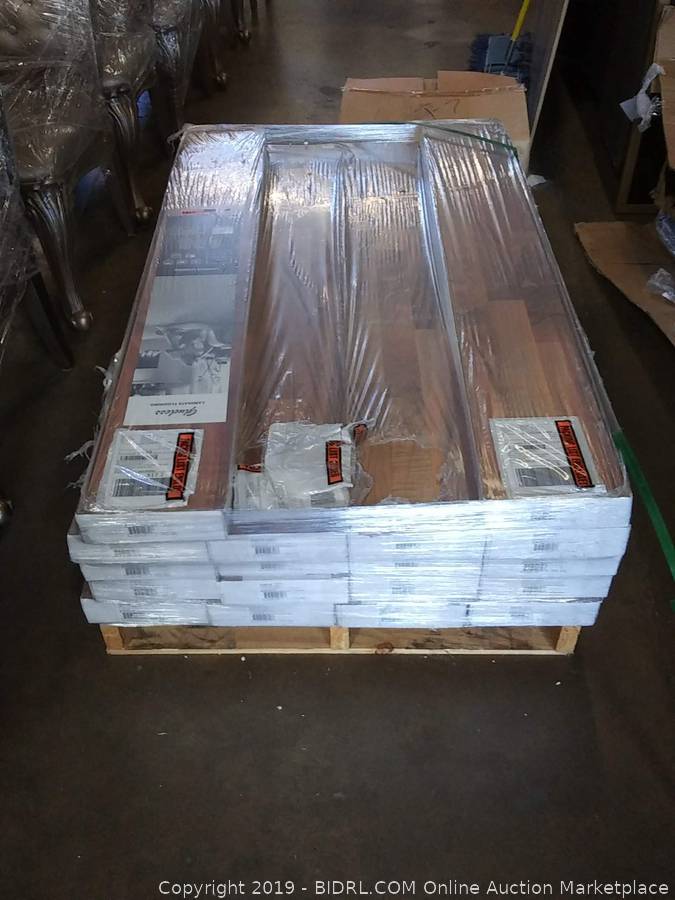 Bidrl Com Online Auction Marketplace Auction Laminate Flooring